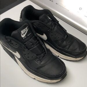 Nike Air Max Men's Black and White Sneakers size 7